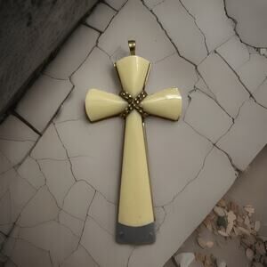 Juliet Lucite Cross Pendant Goldtone Necklace Vintage 1970's